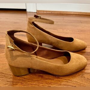 NEW Beige Indigo Rd Suede Heels, Size 6